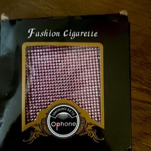 Brand new in box, never used fashion cigarette holder